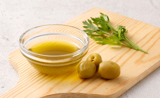 徳之島 天城町 王冠の雫 『翡翠』100ml×1本 オイル系 無添加 調味料 シマアザミ 奄美島アザミ 向春草 料理 オリーブオイル にんにく 塩 九州 鹿児島県