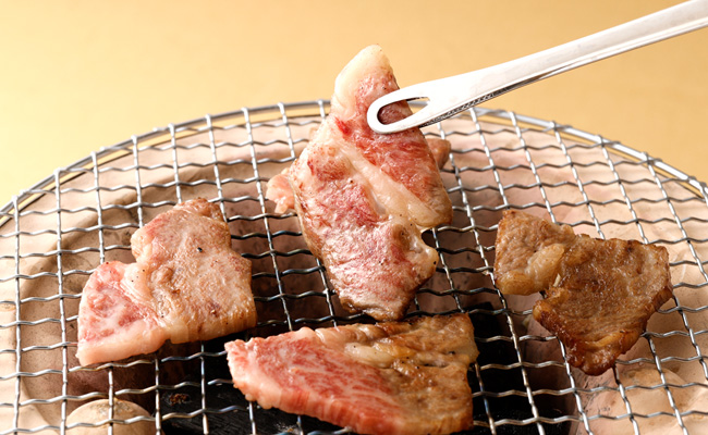 特選 鹿児島黒毛和牛 すき焼き 焼肉 パパイヤスパイス ３種セット Z-10 黒毛和牛 和牛 すき焼き 焼き肉 肉 牛 パパイヤ