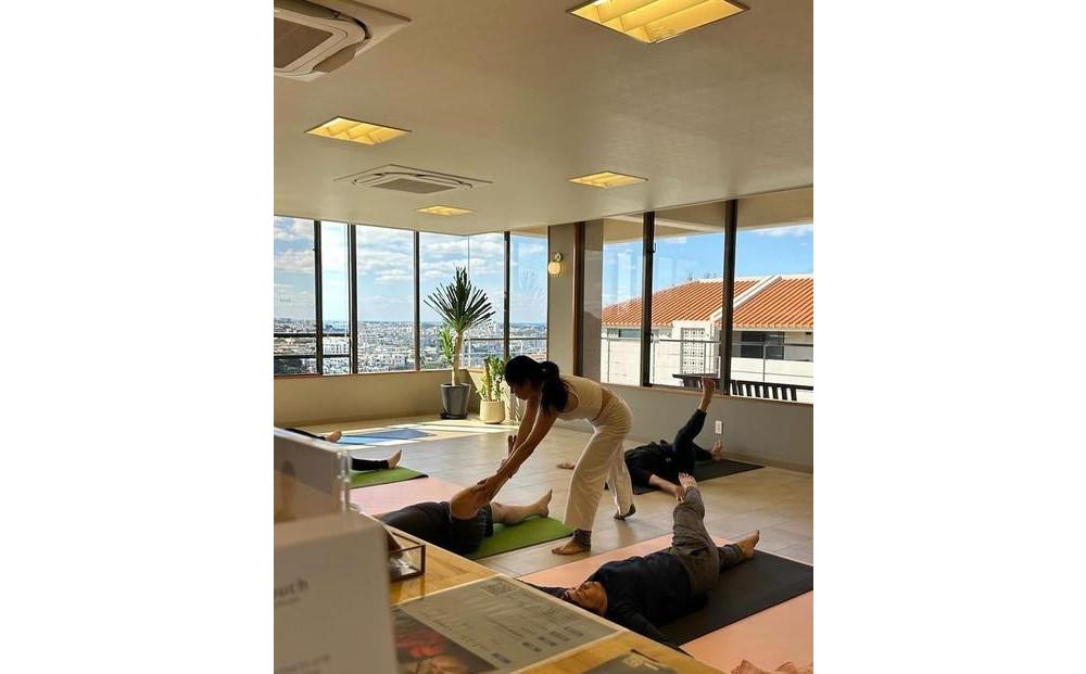 心と体をリセット! 極上のリラクゼーションヨガ+アロマヘッド