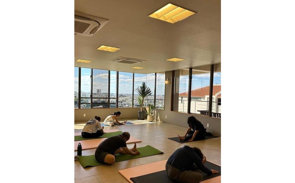 心と体をリセット!極上のリラクゼーションヨガ+宮古島ハーブボールの癒し