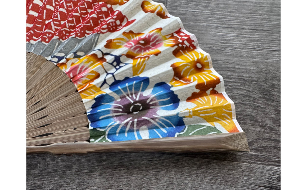 手染めびんがた月桃紙扇子〜首里のまちなみ〜