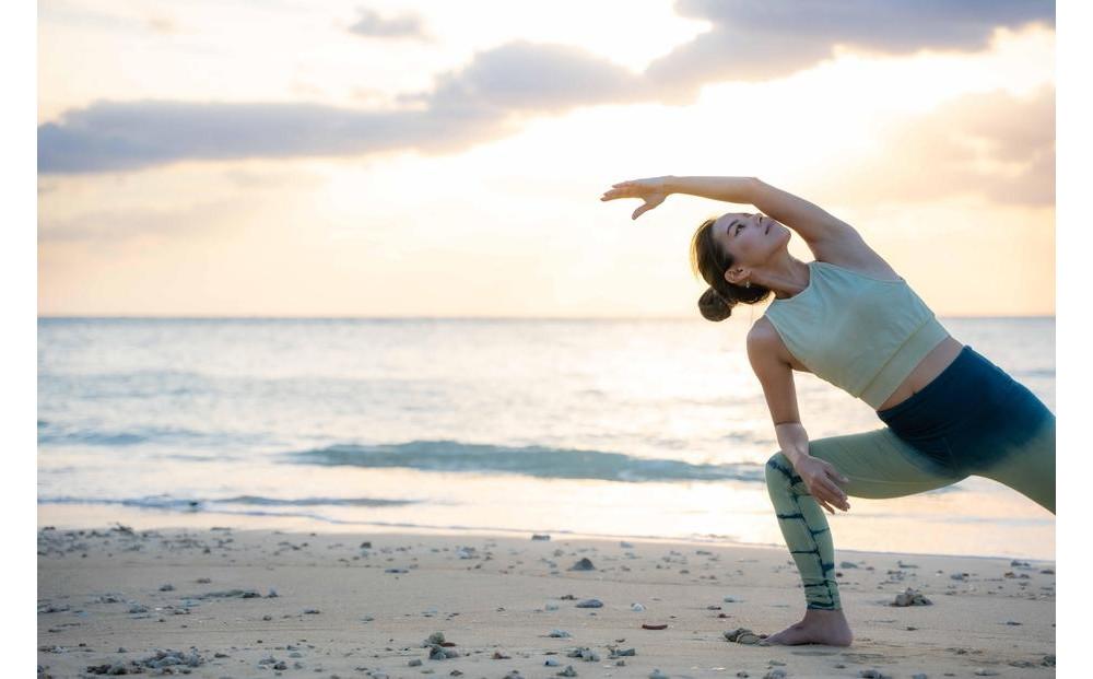 心と体をリセット!極上のリラクゼーションヨガ+宮古島ハーブボールの癒し