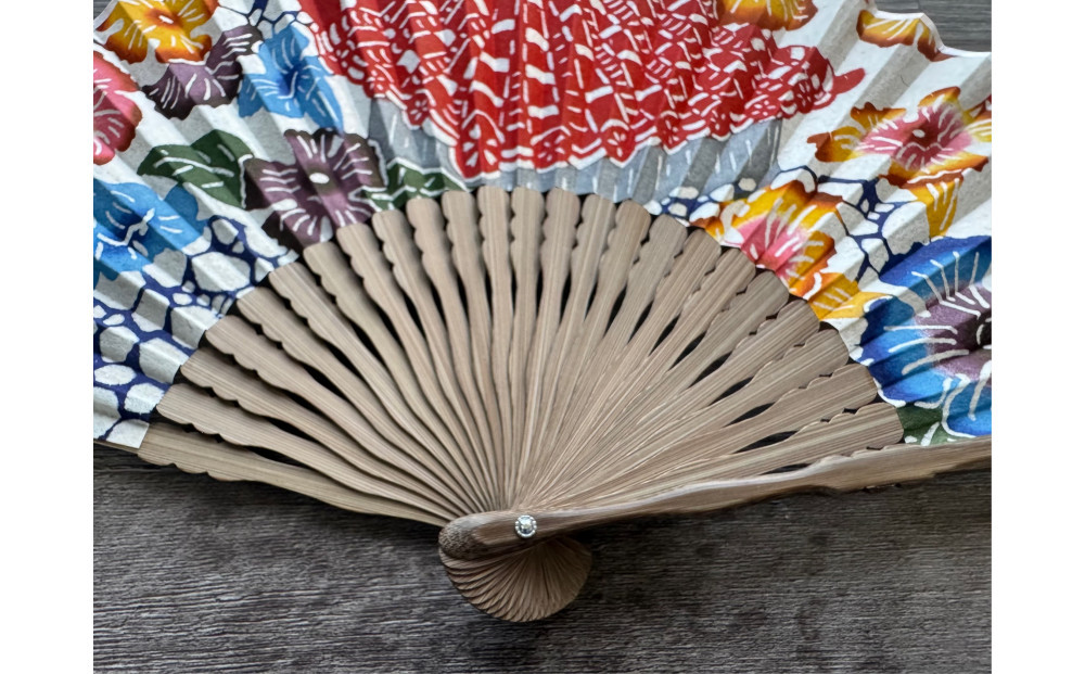 手染めびんがた月桃紙扇子〜首里のまちなみ〜