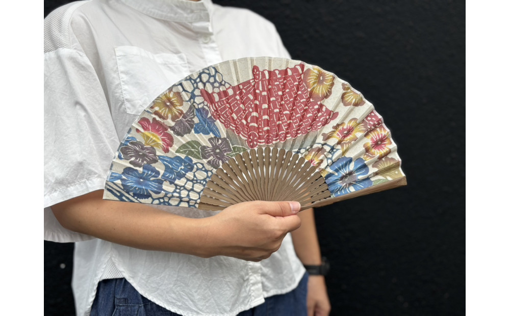 びんがたプリント月桃紙扇子〜首里のまちなみ〜