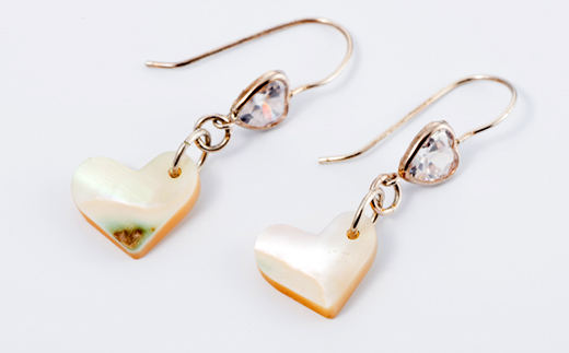 悠ヶ風の夜光貝 ＜ シルバーハートピアス ＞