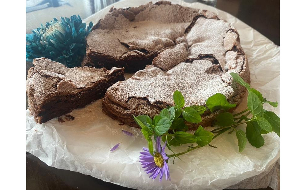 ビストロ・モンマルトル「ガトーショコラと抹茶のガトーバスク」