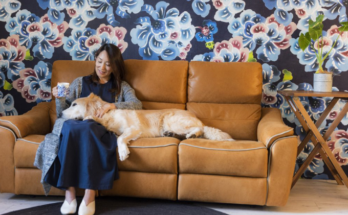 紅型壁紙 2m CUORE クオーレ | 紅琉 BINRYU アラヤプランニング株式会社 | 沖縄 伝統工芸 びんがた 紅型 | 防炎 抗菌 壁紙 | テキスタイル インテリア モダン ナチュラル | 柄 花柄 クオーレ