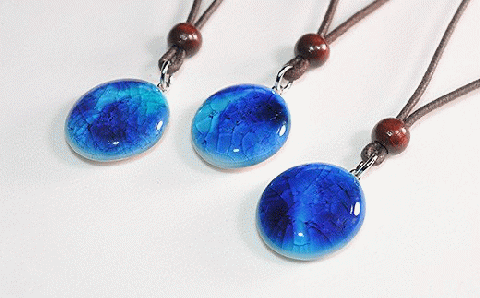 石垣焼 ハッピーブルーネックレス紐タイプ（小）Y-17-1