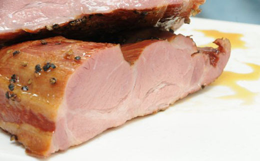 IB-19 石垣島ビール工房 自社製パストラミ300ｇと沖縄素材を使った手作りソーセージ3種セット〈月桃・モリンガ・もずく〉 