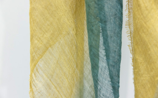 【石垣島の藍染工房】リネン 大判 ストール【カラー:藍×福黄】KB-177-ai 藍福黄グラデーション（大判）