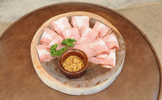 IB-19 石垣島ビール工房 自社製パストラミ300ｇと沖縄素材を使った手作りソーセージ3種セット〈月桃・モリンガ・もずく〉 