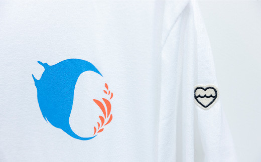 当返礼品は【カラー:ホワイト】【サイズ:Lサイズ】となります。ご注意ください。