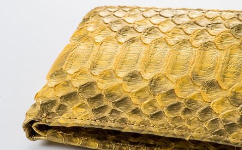 財布 二つ折り財布 ゴールド パイソン 革 ( 縦11cm × 横9.5cm ) 無双加工