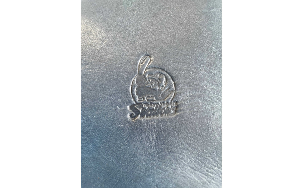 レザートートバッグ（ブルー）浦添市限定ヤクルトスワローズ　つば九郎刻印入り