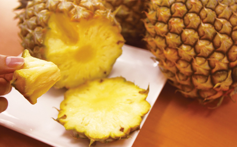 2026年発送【名護パイン園】　ボゴールパイン約6kg（6～7玉） 先行予約 パイナップル 甘い ジューシー デザート 取り寄せ 高級フルーツ 家族 子供 果物 旬 おすすめ ギフト 人気 家庭用 贈答用 母の日 ゴールドバレル 期間限定 年末 沖縄