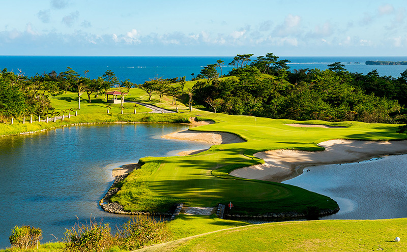 カヌチャリゾート　館内利用券【30000円分】 カヌチャ リゾート ホテル 宿泊 ゴルフ レジャー レストラン バー リラクゼーション スパ サロン セラピー 琉球 整体 レンタルカート アクティビティ ビーチ プール 体験 やちむん