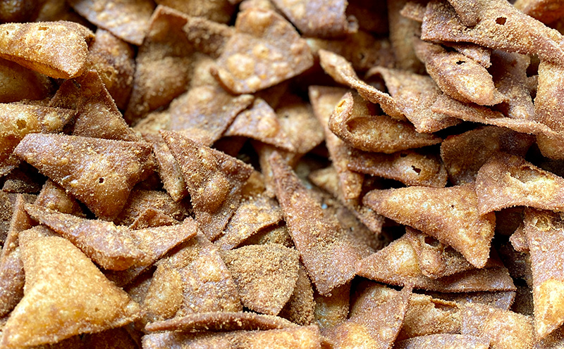 【SUNNY TACOS】黒糖シナモンチップス 2750ｇ (110g × 25個） 沖縄県 おきなわ 国産 県産 サニー タコス こだわり お菓子 手軽 子ども やみつき スナック おいしい 美味しい 人気 ご当地 名護市 なご 黒糖 おやつ