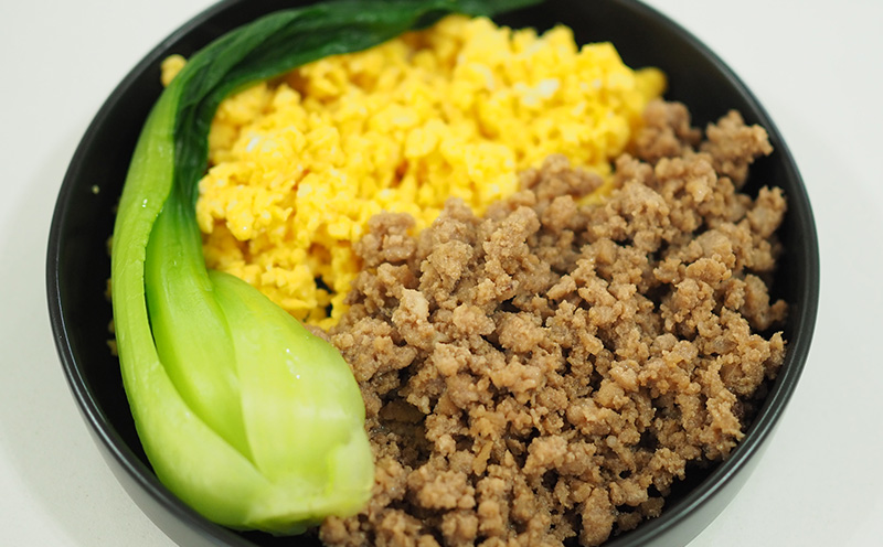 【3ヵ月定期便】【訳あり】あぐー豚肉ミンチ 1kg（500g×2パック） 簡易包装シリーズ【白豚あぐー】 訳アリ 豚 ミンチ 簡易包装 SDGS ハンバーグ あぐー 名護市 銘柄豚肉 豚ひき肉 餃子 おかず 食品 国産豚 うまみ 冷凍 真空パック 2パック 2袋 やんばる