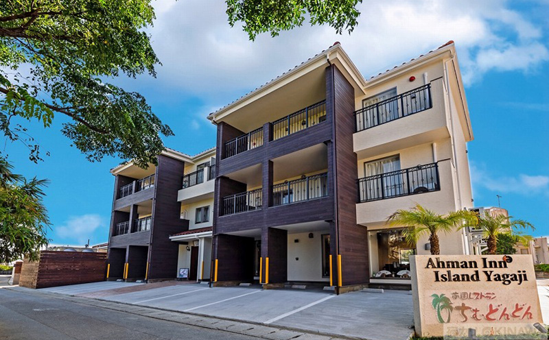 Ahman Inn Island Yagaji（8名様まで）素泊り宿泊券＋『calm凪』屋我地島焼詰め合わせ4セット