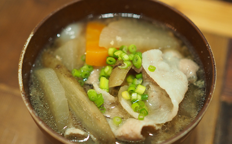 【訳あり】あぐー豚肉切り落とし　700g 簡易包装シリーズ【黒豚あぐー】 訳アリ 豚 切り落とし 簡易包装 SDGS 豚汁 豚丼 あぐー 名護市 銘柄豚肉 簡単料理 アレンジ おかず 食品 国産豚 うまみ 冷凍 真空パック やんばる 肉