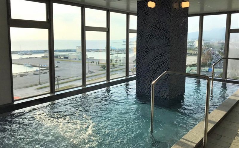 グリーンリッチホテル沖縄名護　1泊ペア朝食付きプラン宿泊券