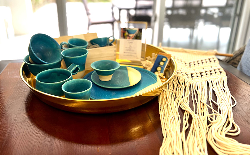 スムイデテラスＨ　広々空間のデザイナーズヴィラ【一棟貸切】素泊り宿泊券＋『calm凪』屋我地島焼詰め合わせ4セット