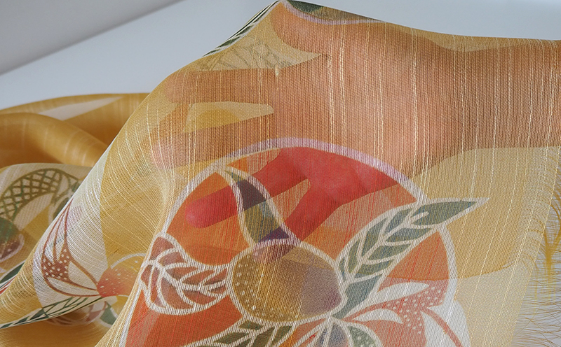 紅型ショール　マンゴー フクギ【藤崎紅型工房】 伝統 工芸 名護 民芸 おみやげ 文化 びんがた 作品 沖縄 お土産 絹 染物 ギフト プレゼント 鮮やか 色合い 逸品 おすすめ 人気 贈答品