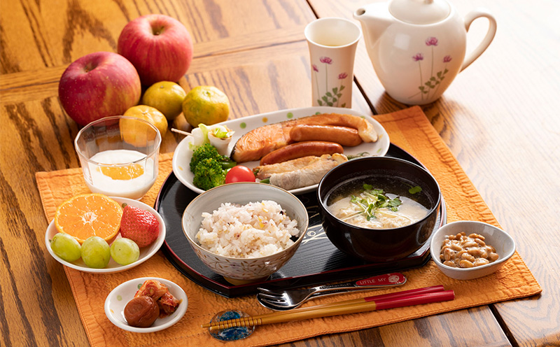 【羽地民泊 座喜味】宿泊券2泊（4名様）【朝食＆夕食付】 古民家 宿泊 チケット 宿泊券 観光地 ジャム作り 名護パイン園 民泊 アクティビティ 食事付き 朝食 夕食 体験 伝統 郷土料理 旅行 大自然 宿泊施設 沖縄 おすすめ