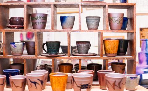 沖縄県【丸勇陶房】触媒石鉱 やちむん 3袋