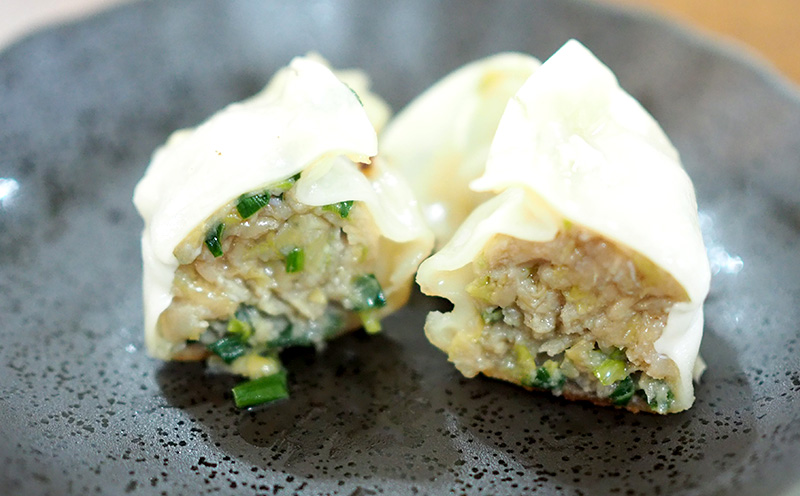 【3ヵ月定期便】【餃子の河童軒】冷凍餃子14個入り×2パック 定期便 3ヵ月 2パック スタミナ 中華 ぎょうざ 名護市 なご 沖縄 ニンニク 手作り 送料無料 ふるさと納税 お取り寄せ おかず