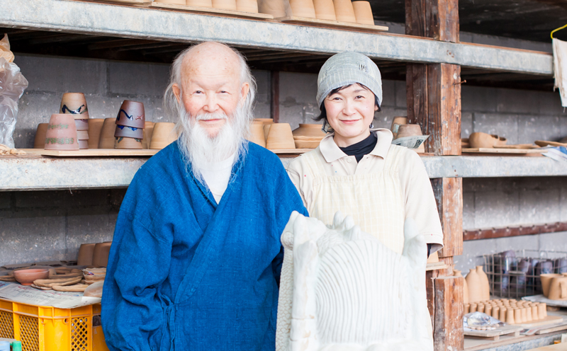 ツボ押しやちむん【2個入り】 やちむん つぼ押し 陶芸 陶芸品 焼き物 沖縄 お土産 ご当地 送料無料 名護市 ツボ押し石 焼物 筋肉のこりをほぐす 特殊な形 指圧 セルフメンテナンス ふるさと納税 なごし 伝統工芸 伝統工芸品