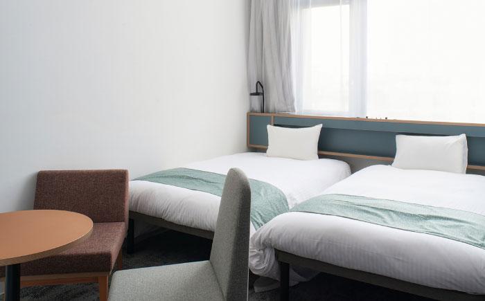 レフ沖縄アリーナ by ベッセルホテルズ スーペリアツインルーム 1泊2日 宿泊券 (1～2名様/朝食付き) 宿泊利用券 沖縄旅行 ホテル チケット ギフト 沖縄市 / 株式会社すこやかホールディングス [BCAP003]