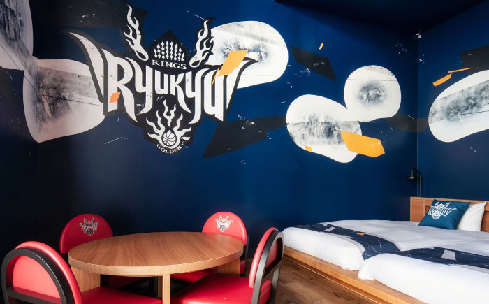 レフ沖縄アリーナ by ベッセルホテルズ 琉球ゴールデンキングスルーム 1泊2日 宿泊券 (1～4名様/朝食付き) 宿泊利用券 沖縄旅行 ホテル チケット ギフト 沖縄市 / 株式会社すこやかホールディングス [BCAP006]