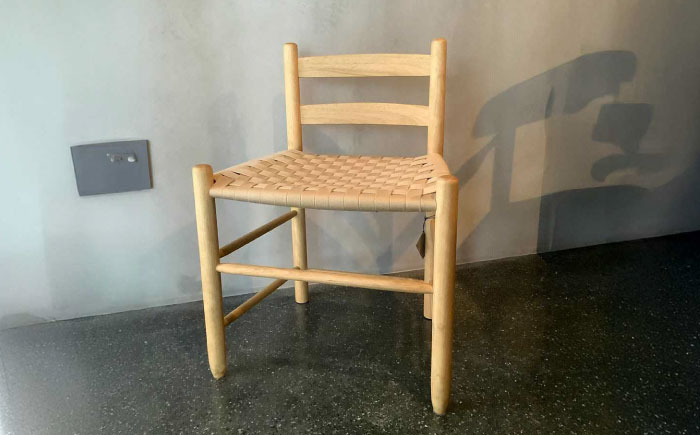 Arakaki木工房 ローバックチェア ラタン調 チェア 椅子 おしゃれ 木製 沖縄市 / コザ工芸館ふんどぅ [BCAU013]