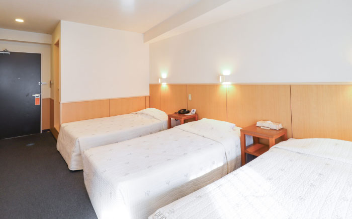 デイゴホテル 館内利用券 3000円分 宿泊券 ホテル クーポン チケット ギフト 沖縄市 / 株式会社でいごホテル [BCBV002]