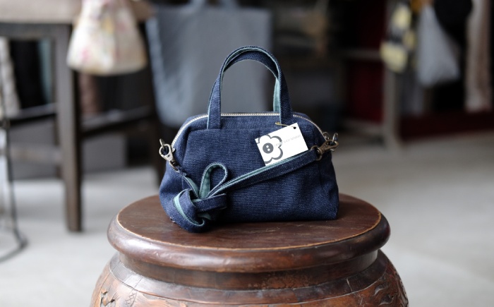 ヤシラミ花織 ランチポーチ+plus 格子モダン (紺色・グレー系織物) ハンドバッグ 手提げバッグ 小さめ おしゃれ レディース 沖縄市 / FABRIC SHOP MINAMI [BCCS002-01]