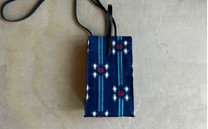 『琉球花織Bell-box』 箱型ショルダーバッグ (ネイビー) ファッション 小物 雑貨 ミニバッグ コンパクト 沖縄市 / FABRIC SHOP MINAMI [BCCS015-02] ネイビー