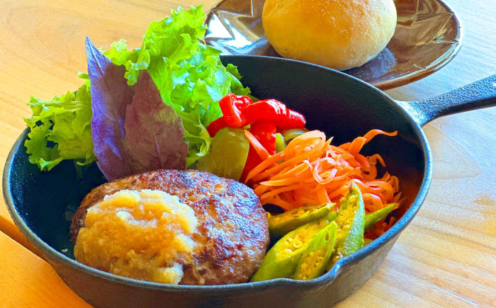 自家製ハンバーグ (4人前) ハンバーグ 肉 冷凍 惣菜 ギフト 沖縄市 / みやんち STUDIO&COFFEE [BCCX012]