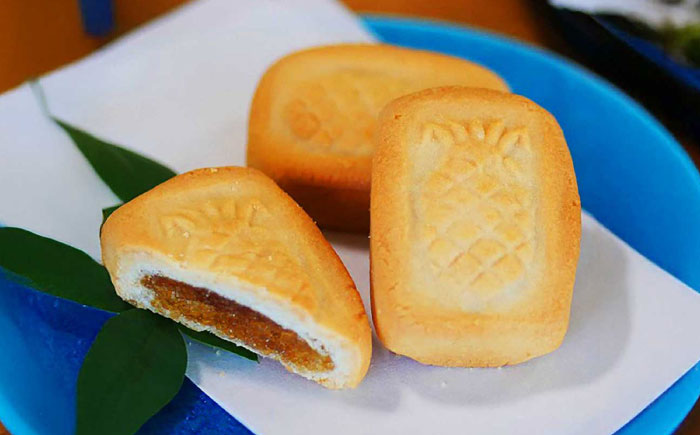 【沖縄高級焼き菓子2種セット】銘菓 琉球酥 (りゅうきゅうすー)・万果酥（マンゴーすー） 16個×1箱 和菓子 茶菓子 お土産 お取り寄せ ギフト 沖縄市 / 琉球酥製造所 [BCDO006]