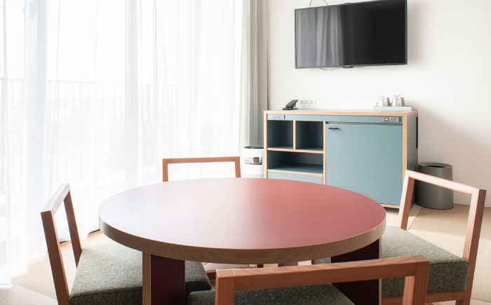 レフ沖縄アリーナ by ベッセルホテルズ デラックスルーム 1泊2日 宿泊券 (1～4名様/朝食付き) 宿泊利用券 沖縄旅行 ホテル チケット ギフト 沖縄市 / 株式会社すこやかホールディングス [BCAP004]