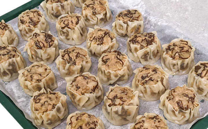 【全12回定期便】もずくシューマイ 32個入り (8個入り×4P) 焼売 シューマイ 点心 お取り寄せ 冷凍 沖縄市 / 豚々茶舗 [BCBL033]