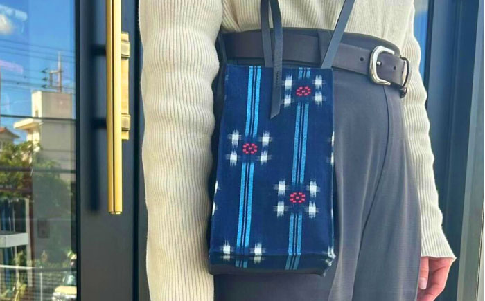 『琉球花織Bell-box』 箱型ショルダーバッグ (ネイビー) ファッション 小物 雑貨 ミニバッグ コンパクト 沖縄市 / FABRIC SHOP MINAMI [BCCS015-02] ネイビー