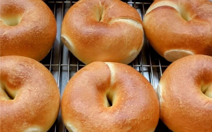 当店おススメ！人気ベーグル10点 お任せセット ベーグル詰め合わせ お取り寄せ 冷凍 パン セット 沖縄市 / Pinebook Bagel+ [BCBI002]