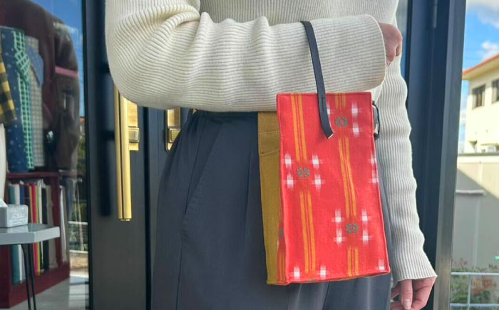 『琉球花織Bell-box』 箱型ショルダーバッグ (オレンジ) ファッション 小物 雑貨 ミニバッグ コンパクト 沖縄市 / FABRIC SHOP MINAMI [BCCS015-01] オレンジ