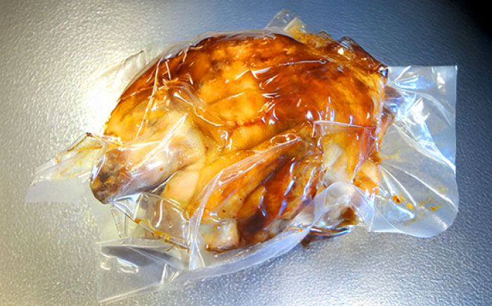 こっころこ ガーリックチキン 丸焼き ホール 1羽 ガーリック チキン 丸ごと クリスマス キャンプ お祝い ストック 沖縄市 / こっころこ [BCEG001]