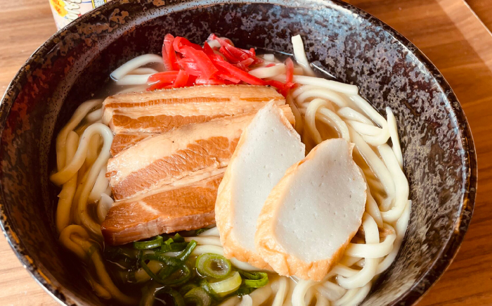 【全3回定期便】沖縄そば (豚三枚肉) 4食セット おきなわそば お土産 取り寄せグルメ ギフト おすすめ 沖縄市 / だるまそば [BCAO013]