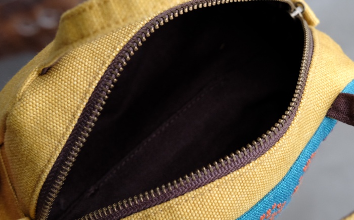 経浮花織 ランチポーチ 瓢虫柄 (黄色・青緑系織物) ハンドバッグ 手提げバッグ 小さめ おしゃれ レディース 沖縄市 / FABRIC SHOP MINAMI [BCCS001-02]