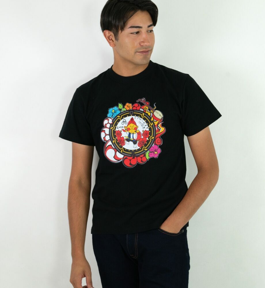 沖縄市 マンホールTシャツ エイ坊 (黒 / Lサイズ) Tシャツ 半袖 キャラクター メンズ レディース 沖縄市 黒色 沖縄市 / 株式会社TAK JAPAN [BCDK002-03]