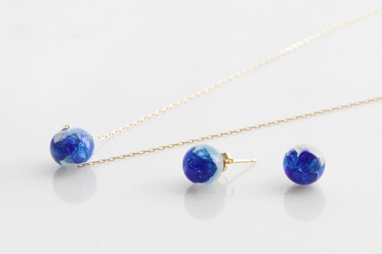 アクセサリー ピアス ペンダント ホワイトホタルガラス K18セット｜ピアス アクセサリー ペンダント ネックレス ガラス K18 セット ホワイト ホワイトホタルガラス ホワイトデー 贈り物 ギフト 沖縄 沖縄県 豊見城市(AT002)