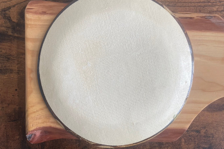 パイナップル柄の皿 1枚(約19cm)｜やちむん 皿 取り皿 ケーキ皿 日用品 パイナップル 沖縄 沖縄県 豊見城市 送料無料(DD022)